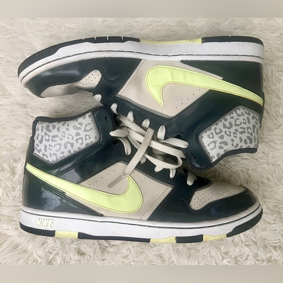 Nike Prestige 3 Skinny High Premium! Sz 11! Get yer kicks! - Picture 4 of 6